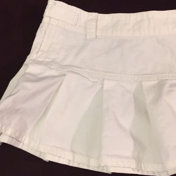 Pleated White Skirt - Picture 3 of 8